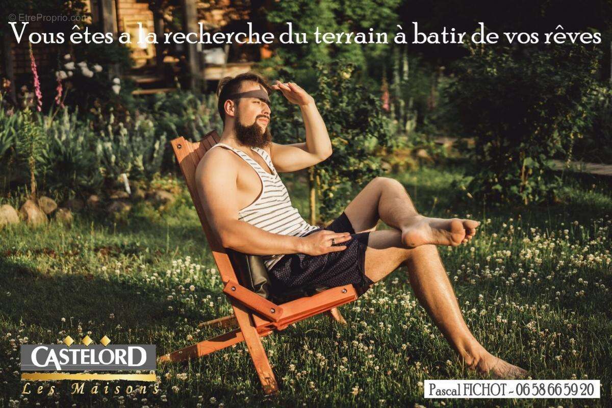 Terrain à CONDE-SAINTE-LIBIAIRE