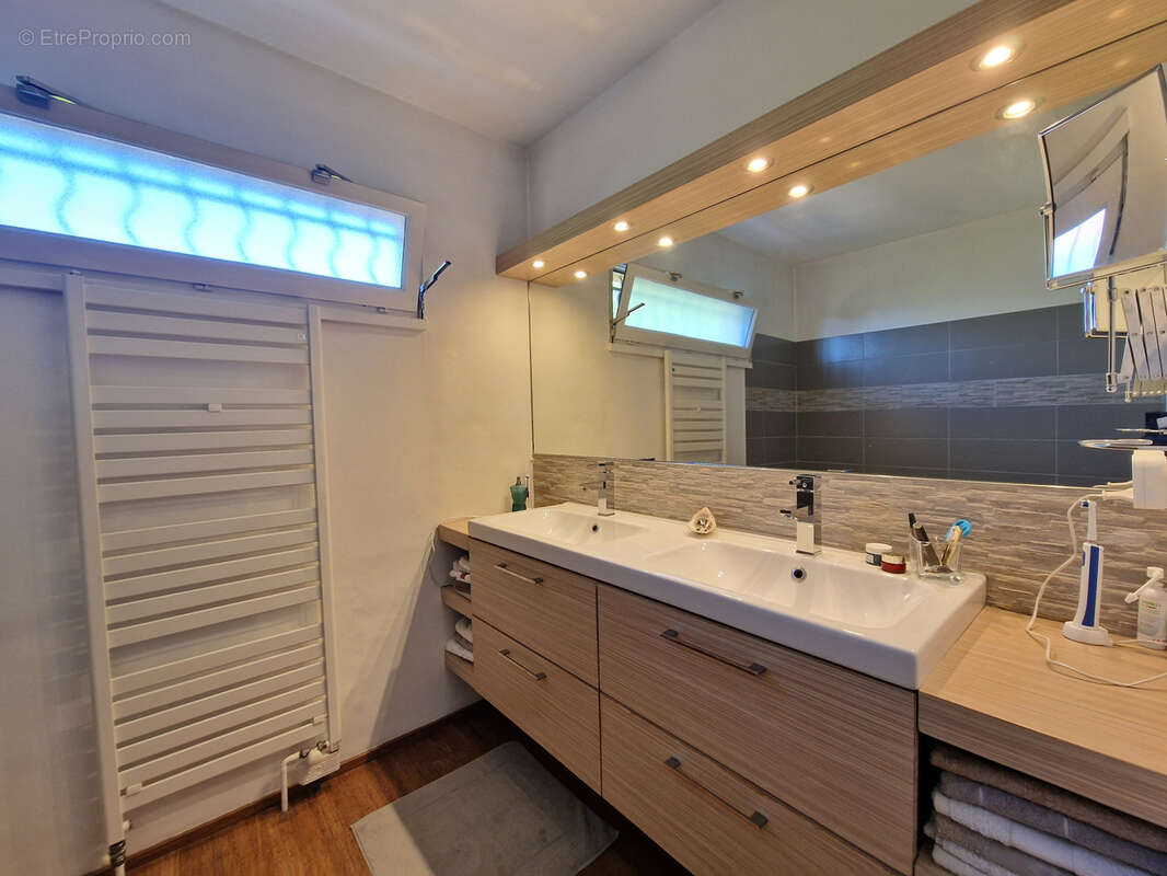 Maison à COUZON-AU-MONT-D&#039;OR