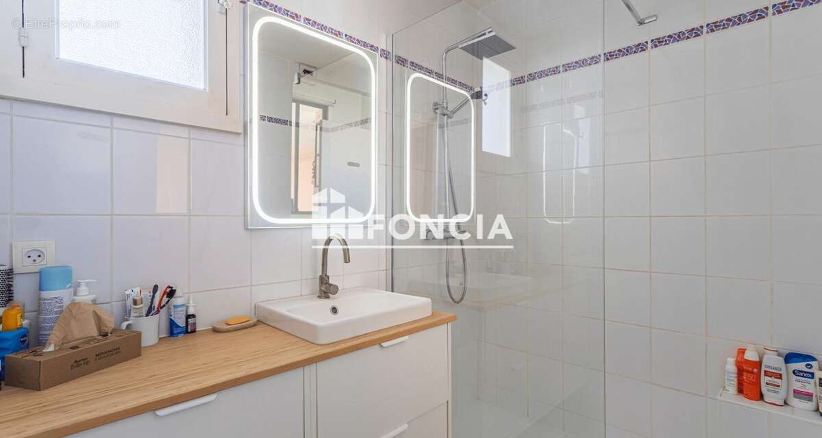 Appartement à SIX-FOURS-LES-PLAGES