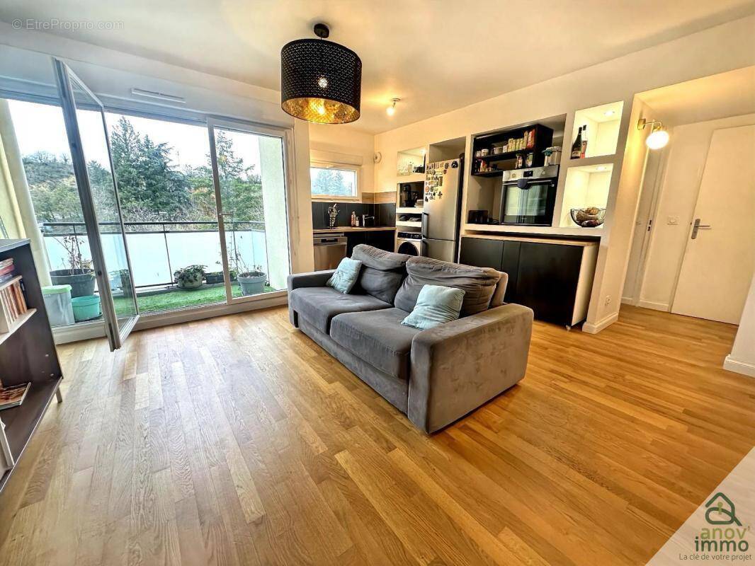 Appartement à NEUVILLE-SUR-SAONE