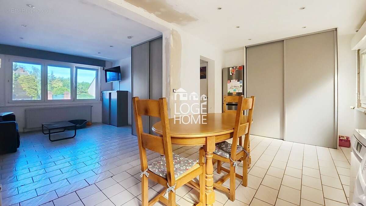 Espace salle à manger cuisine - Maison à NOYELLES-GODAULT