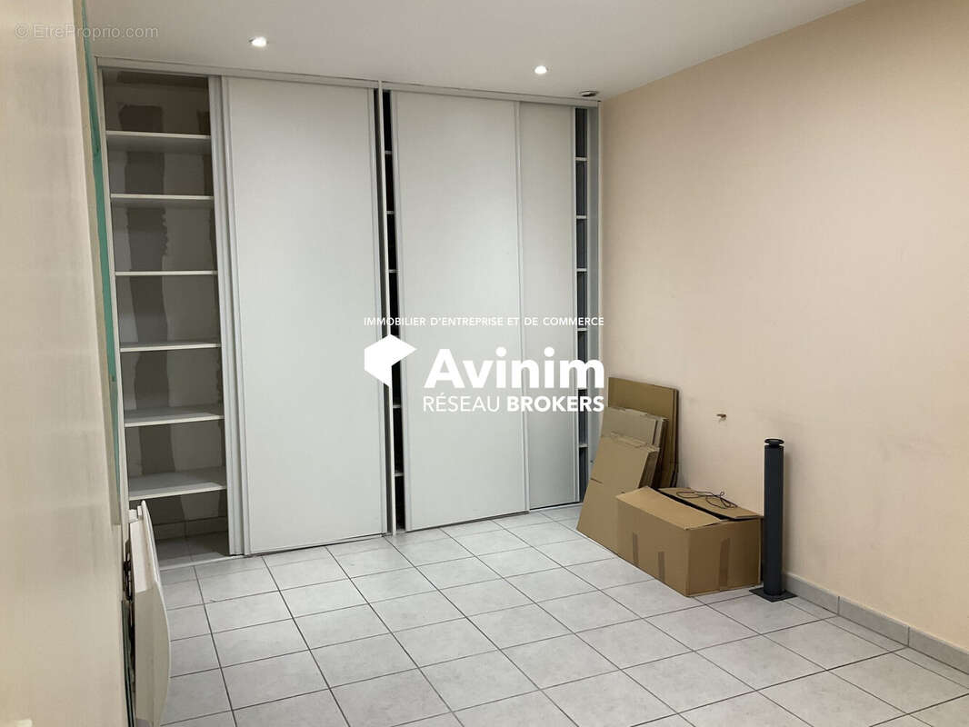 Commerce à TOURRETTES