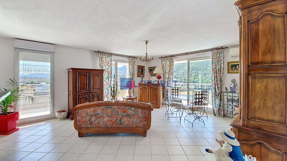 Appartement à MARSEILLE-11E