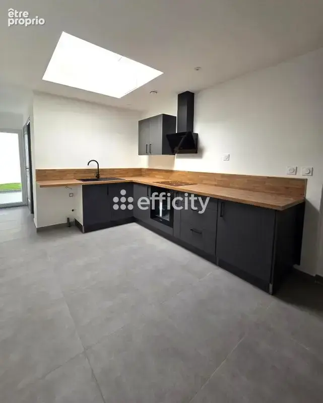 Maison 90 m² à Roubaix  - photo 3