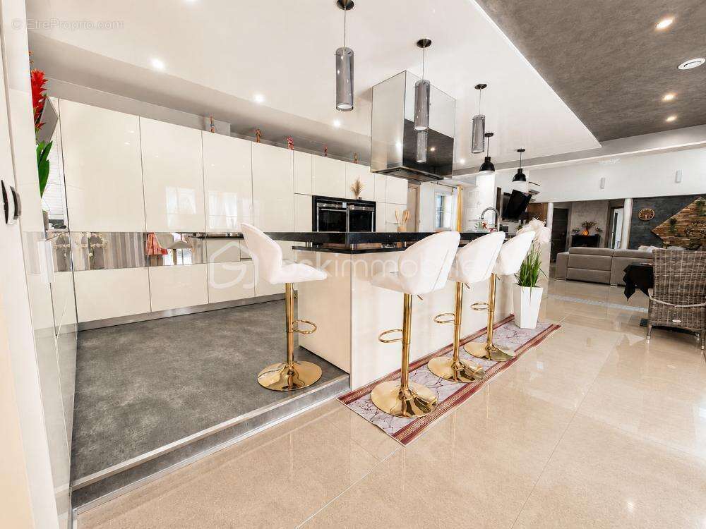 Mios - villa contemporaine de 239 m² - parcelle  de 1500 m² - photo 4