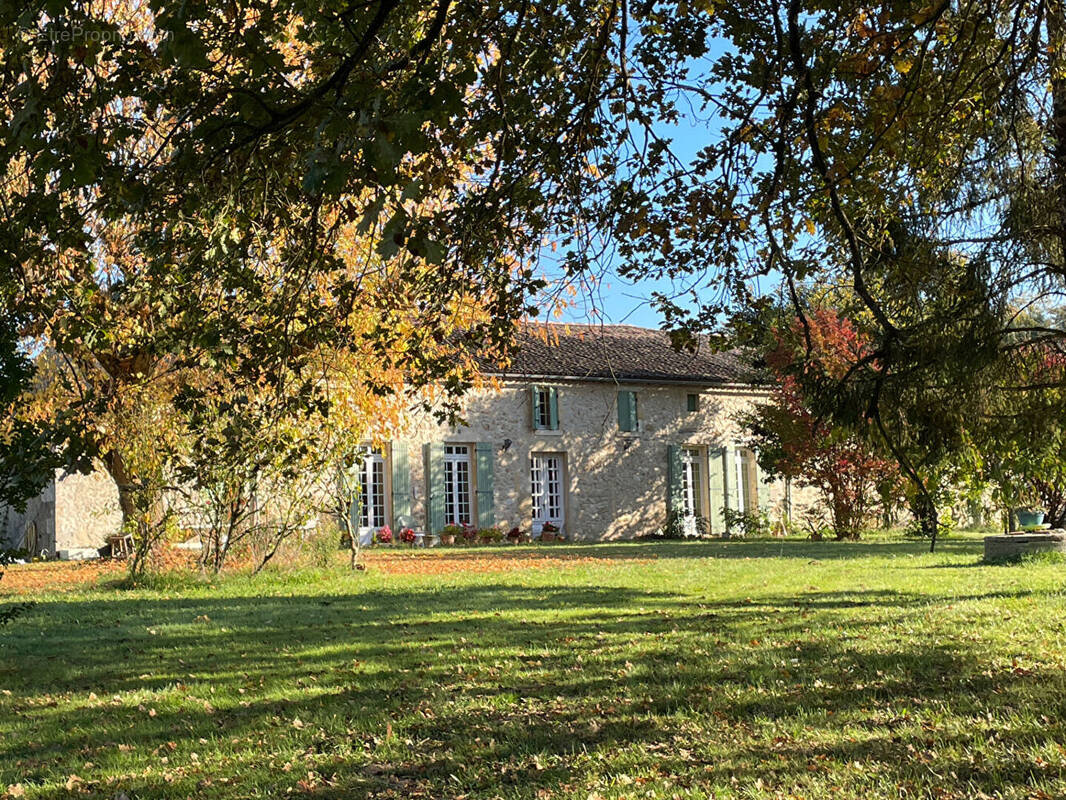 Maison à MONTPEYROUX