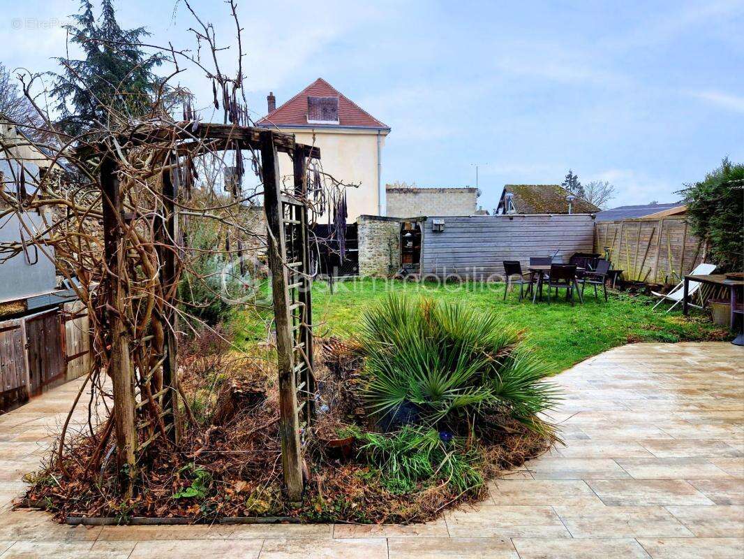 Maison à BAZAINVILLE