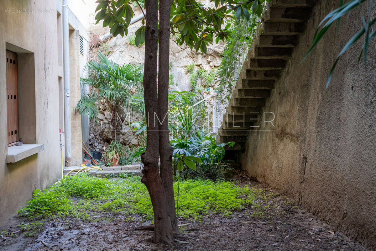 Appartement à MARSEILLE-6E