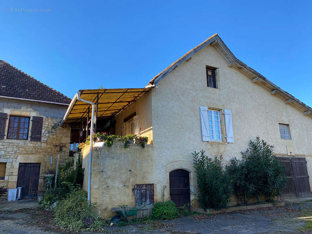 Maison à SAINT-MARTIAL-DE-NABIRAT