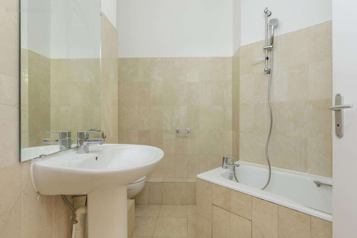 Appartement à LEVALLOIS-PERRET