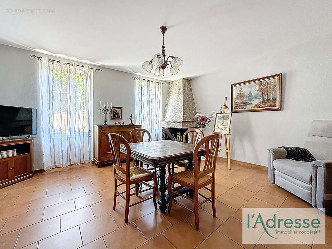 Maison à CASTELGINEST