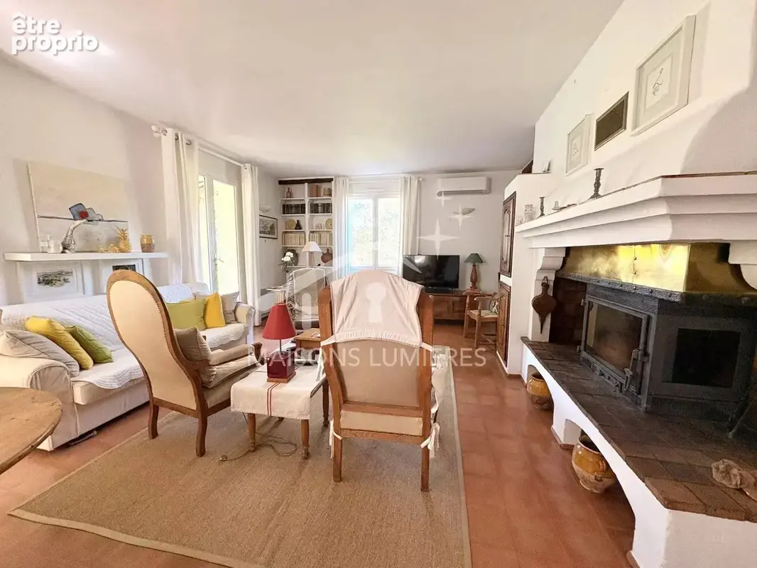 Villa de 150m² sur un terrain arboré et fleuri de 510m² - T5 - APT - 368 000€ - photo 4