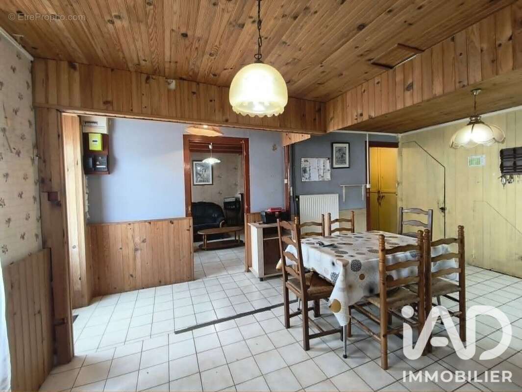 Maison 98 m² à Saint-Martin-Des-Noyers  - photo 2