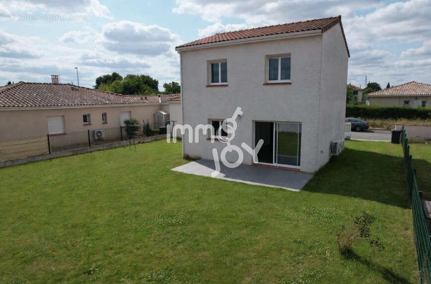 Villa 4 chambres 2017- 105 m2 habitable Terrain 445m2 - Suite parentale RDC - Garage - photo 4