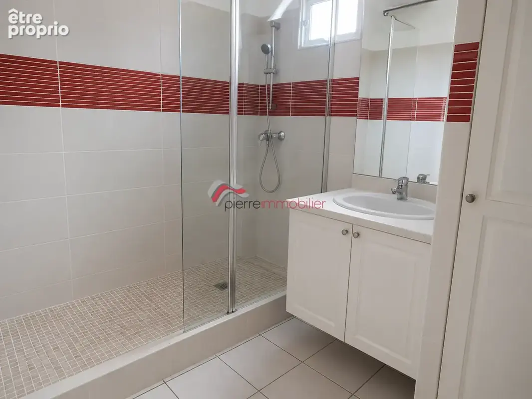 À vendre en exclusivité   saint-pierre front de mer   t3 avec vue mer et double parking - photo 3