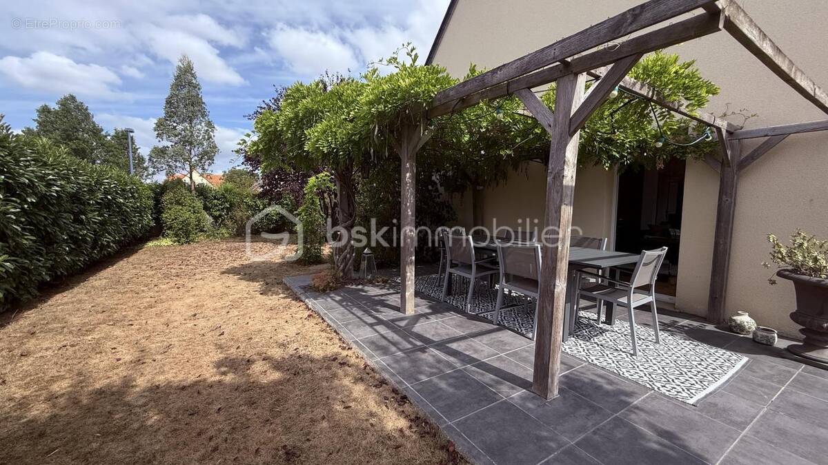 Maison à FRENOUVILLE