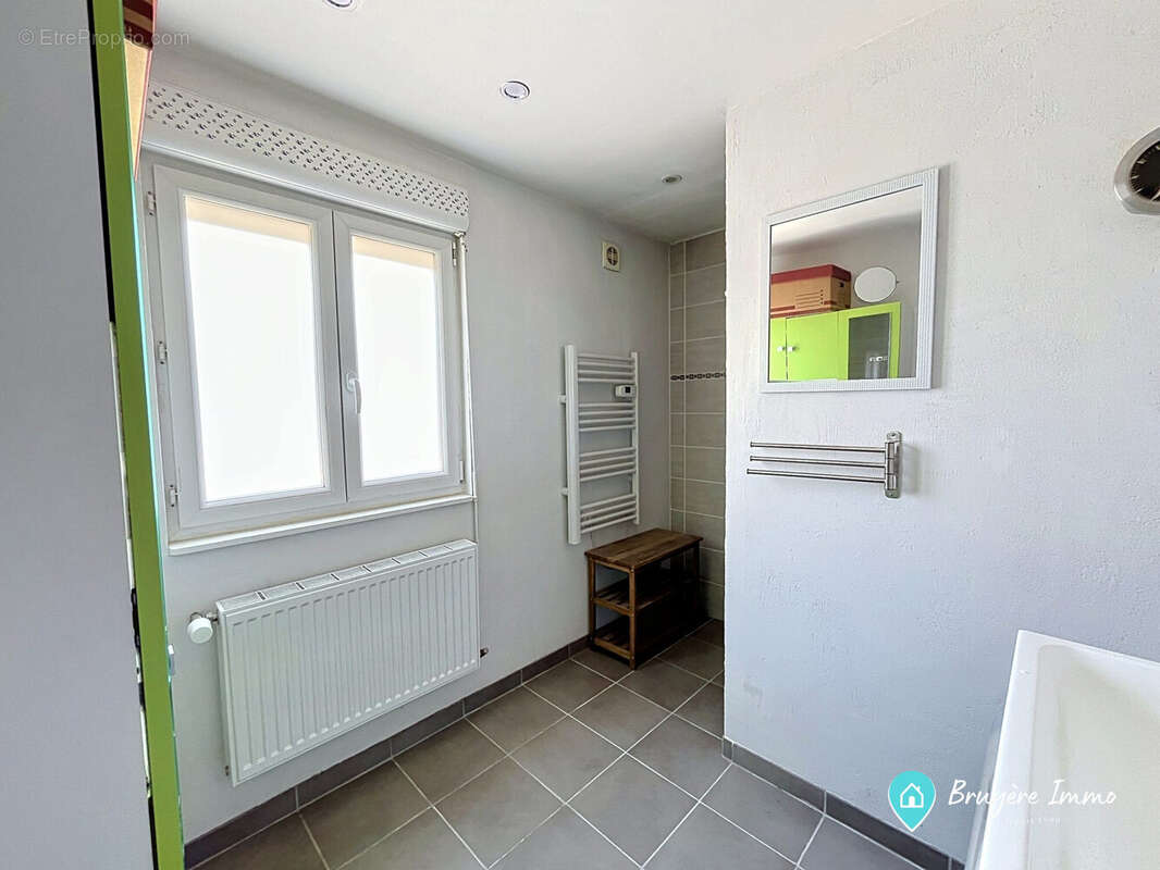 Maison 118 m² à Crespin  - photo 4