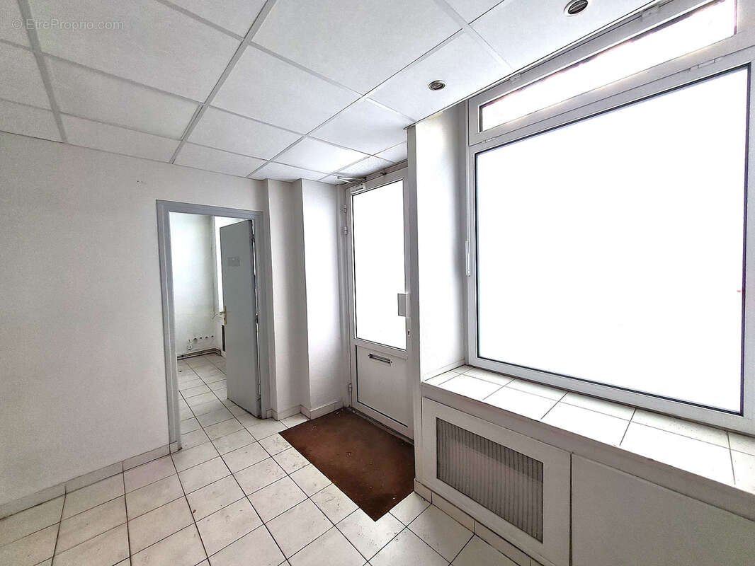 Commerce à PARIS-19E