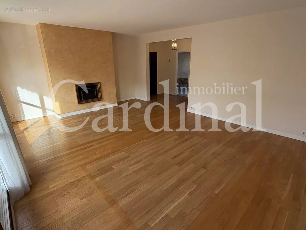 Appartement à NOISY-LE-ROI