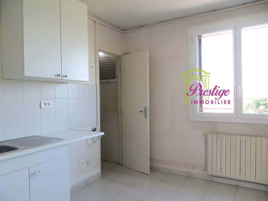 Appartement à LE MESNIL-LE-ROI