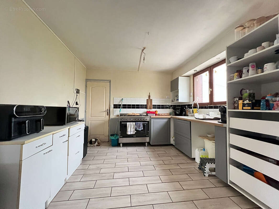 Maison à FONTAINE-SOUS-PREAUX