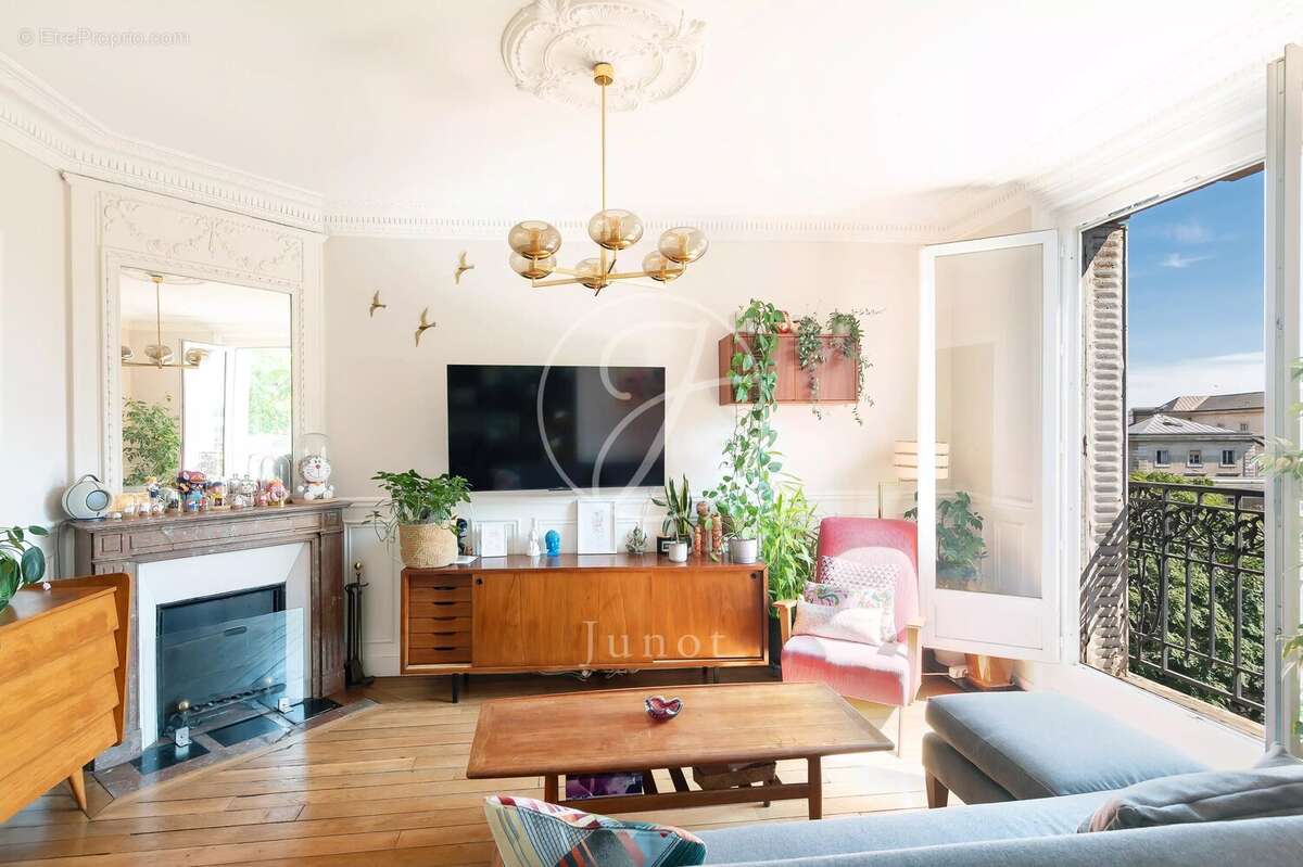 Appartement à PARIS-18E