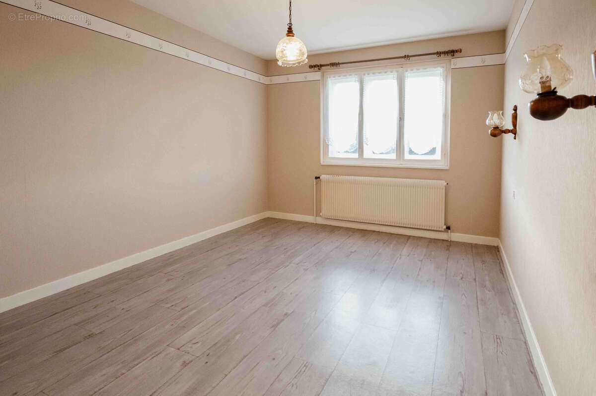 Maison à LA LONGEVILLE