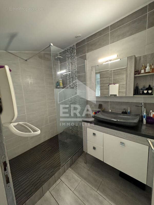 Appartement à VENELLES