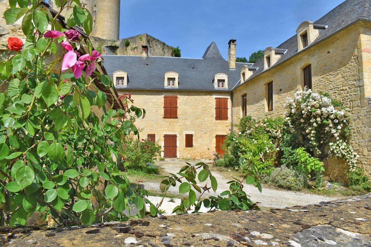 Maison à SALIGNAC-EYVIGUES