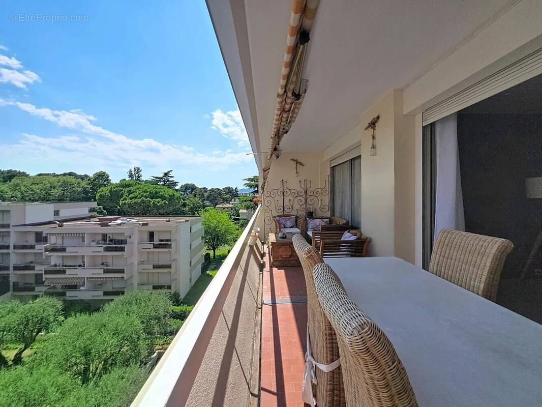 Appartement à LE CANNET