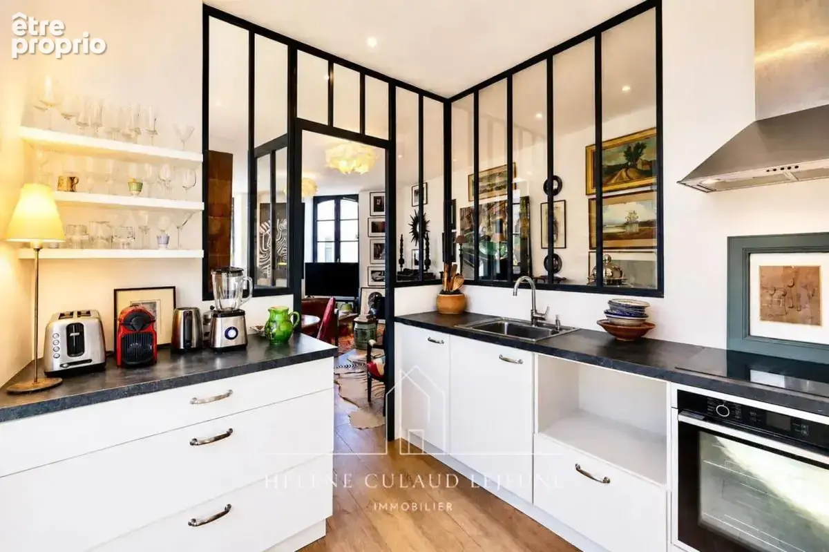 AURAY – CENTRE-VILLE  - Appartement de charme – 3 chambres – 90 m² - photo 2