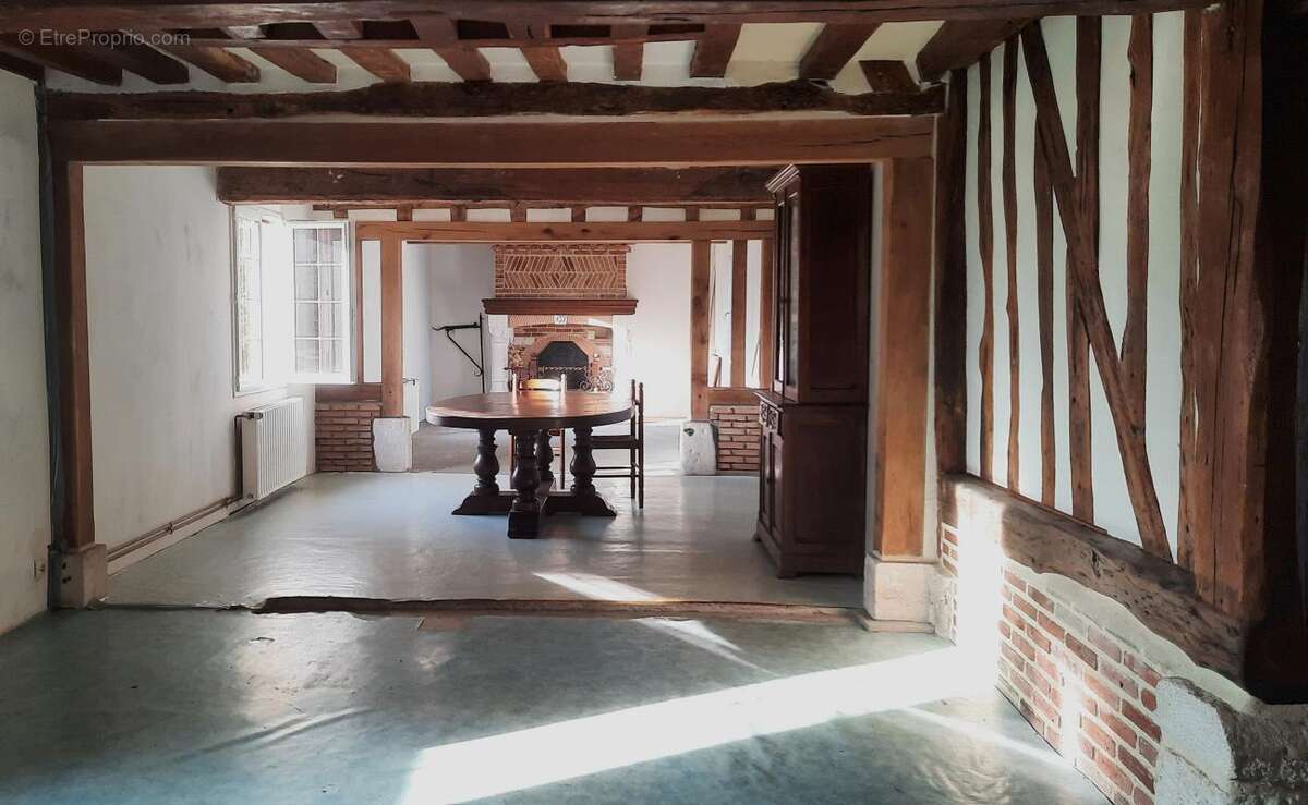 Maison à LA HAYE-DE-ROUTOT