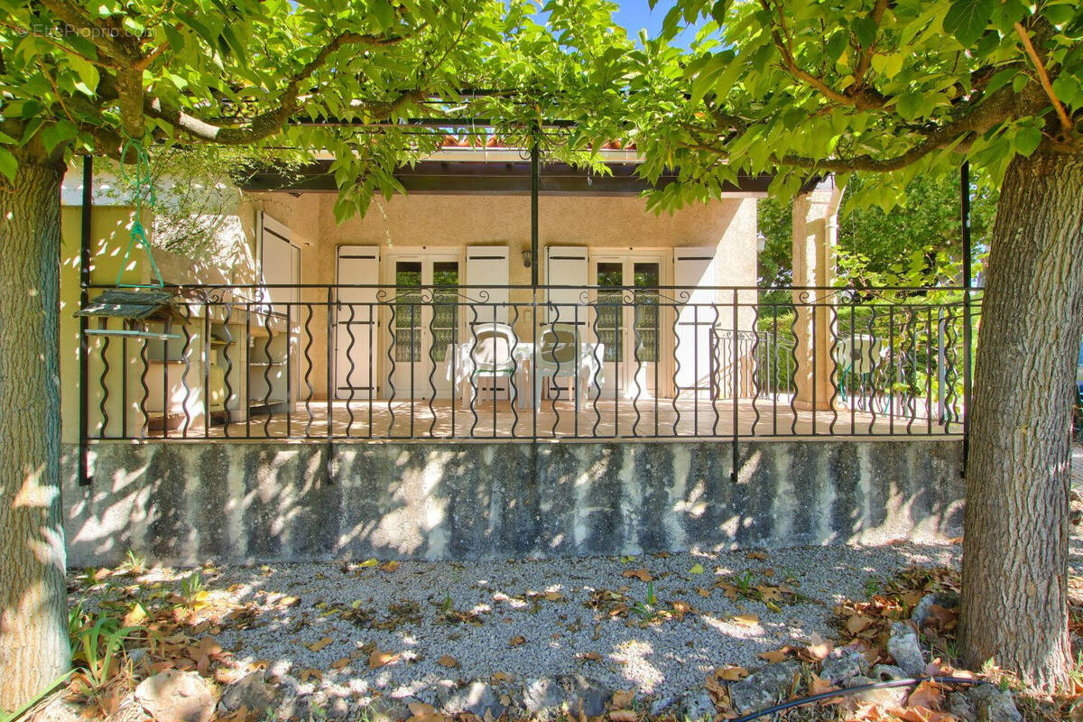 Maison à TAVERNES