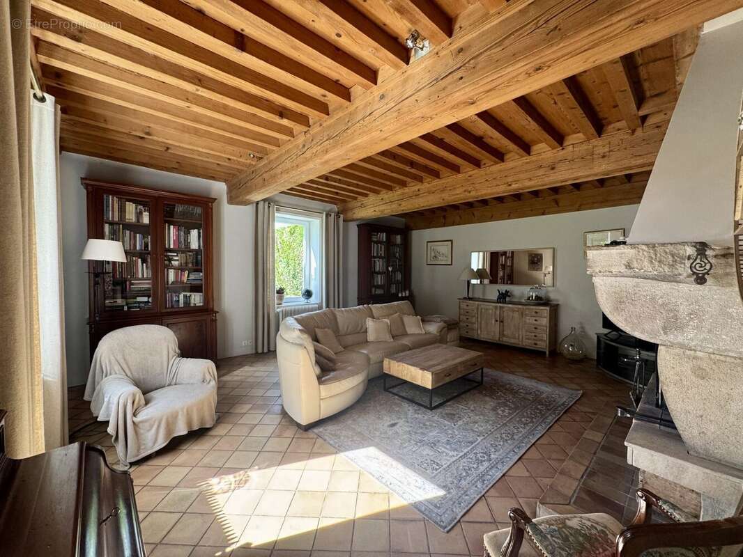 Maison à MONTANAY