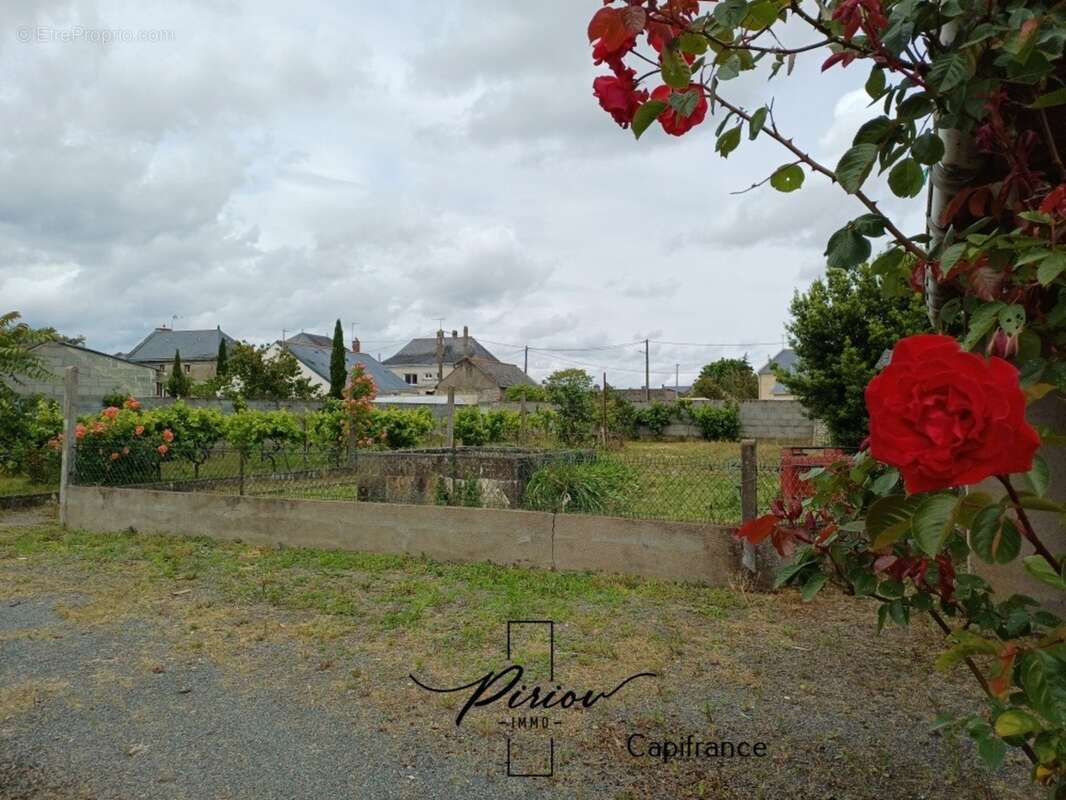 Pavillon plain pied, 3 chambres, 1230 m² de terrain clos de murs - photo 4