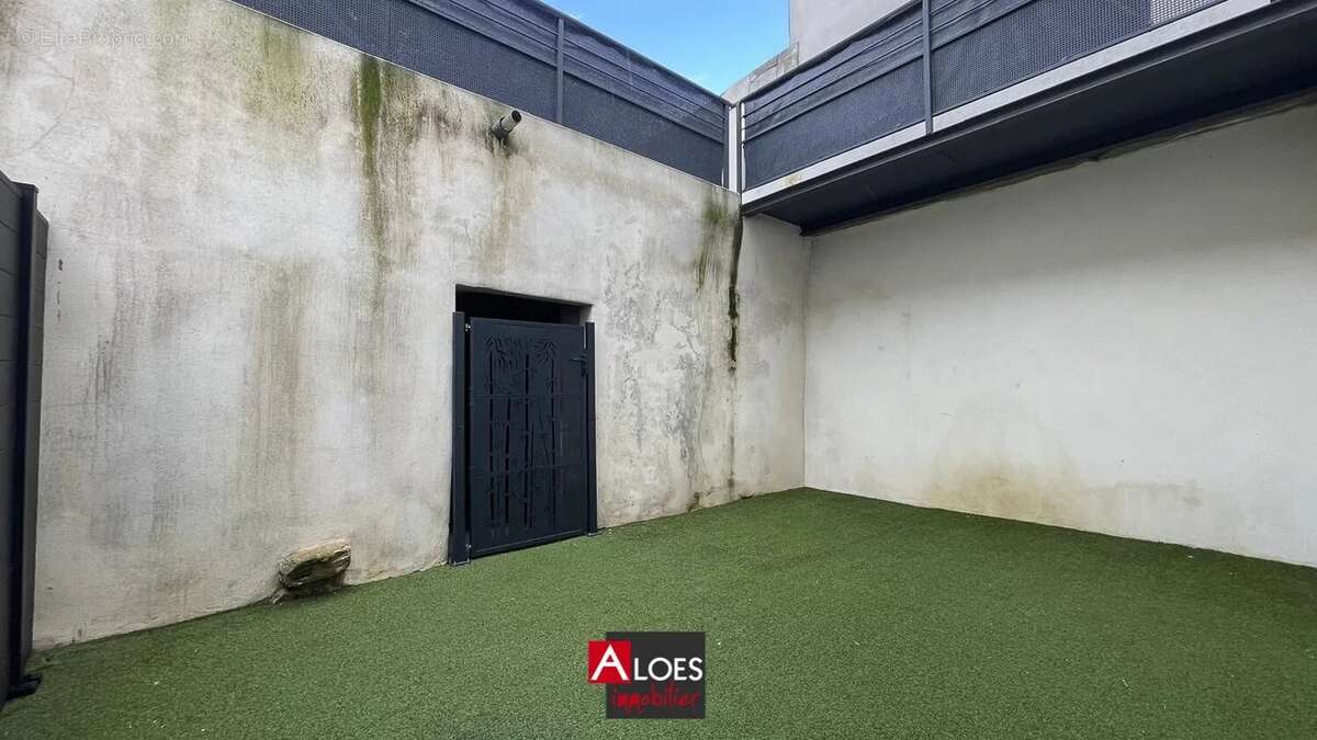 Appartement à UCHAUD