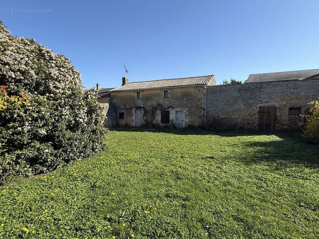 Maison à MARNES