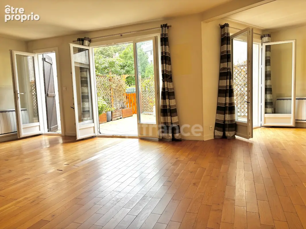 Maison lumineuse 6 pièces avec deux terrasses orientées sud - Limite Issy les Moulineaux et Paris - photo 3