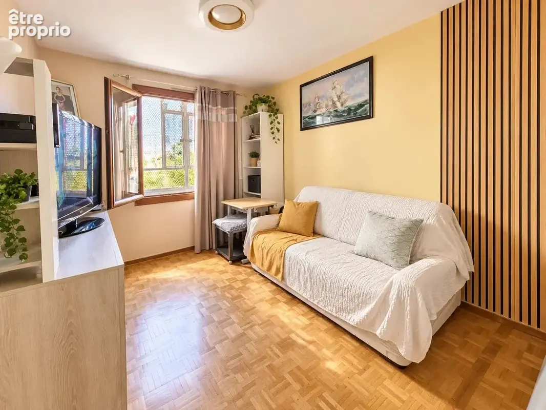 Appartement t3/4 63m2 hopital europeen - photo 2