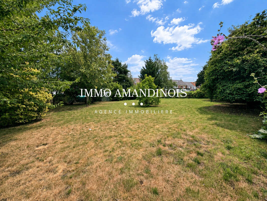 Maison de ville à Saint-Amand-les-Eaux, bâtie sur 952 m2. - photo 22