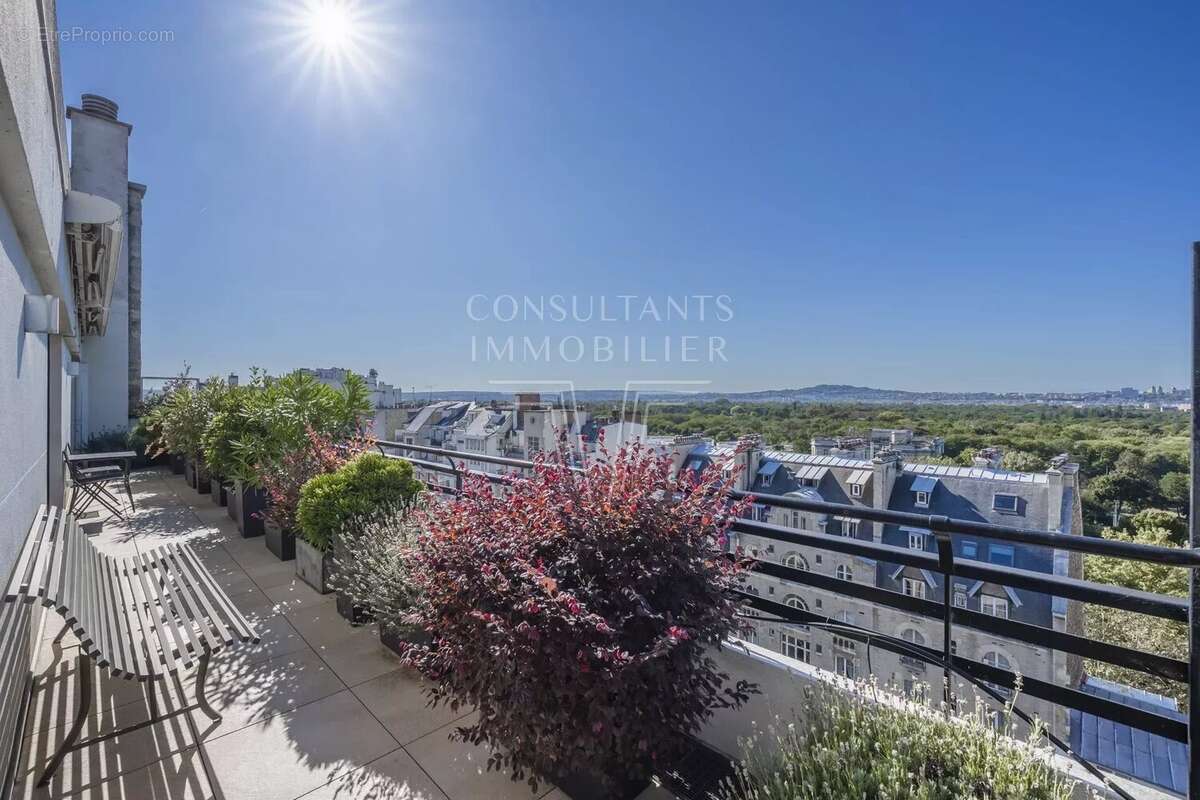 Appartement à PARIS-16E