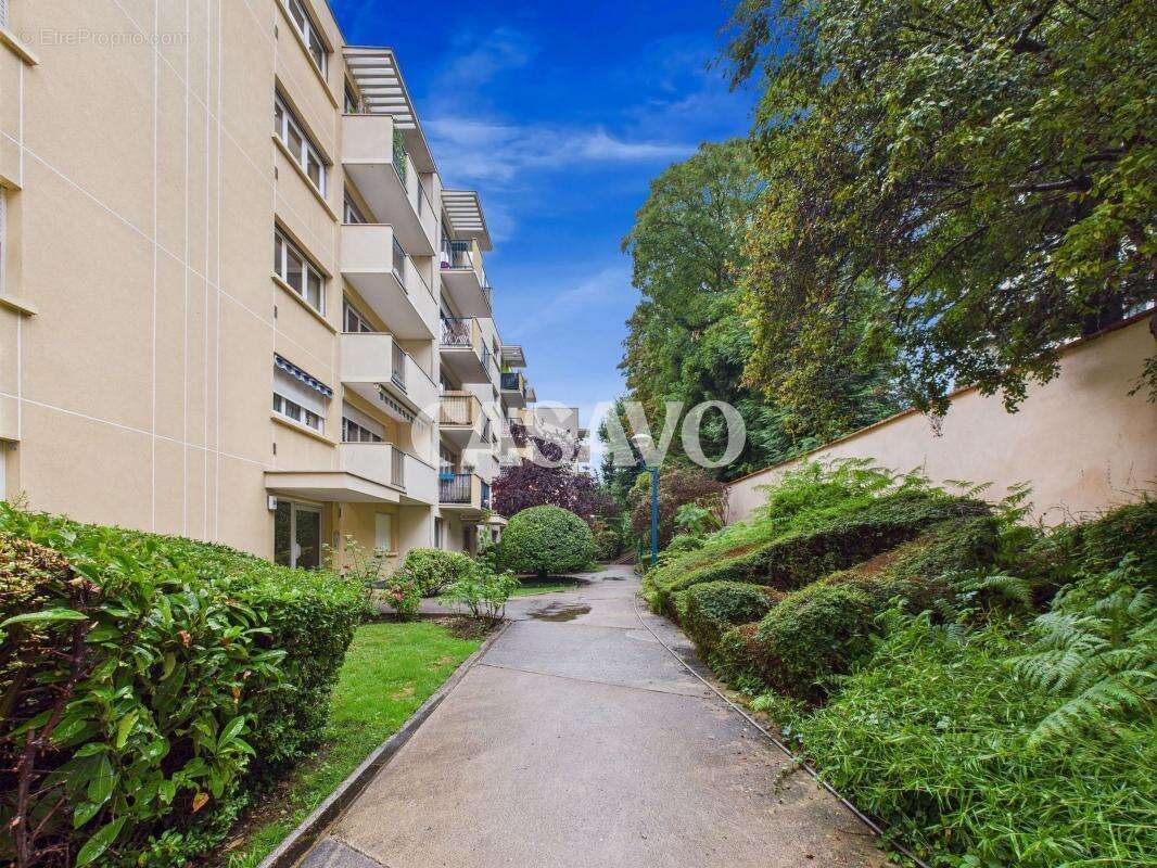 Appartement à SAINT-MAUR-DES-FOSSES