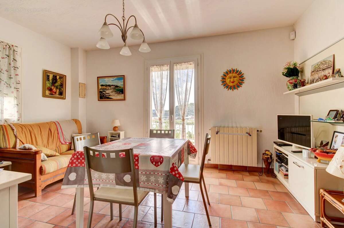 Maison à SAINT-MARTIN-DU-VAR