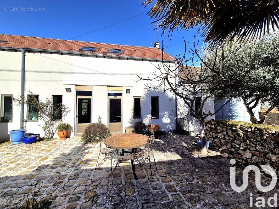 Photo 1 - Maison à DAMMARIE-LES-LYS