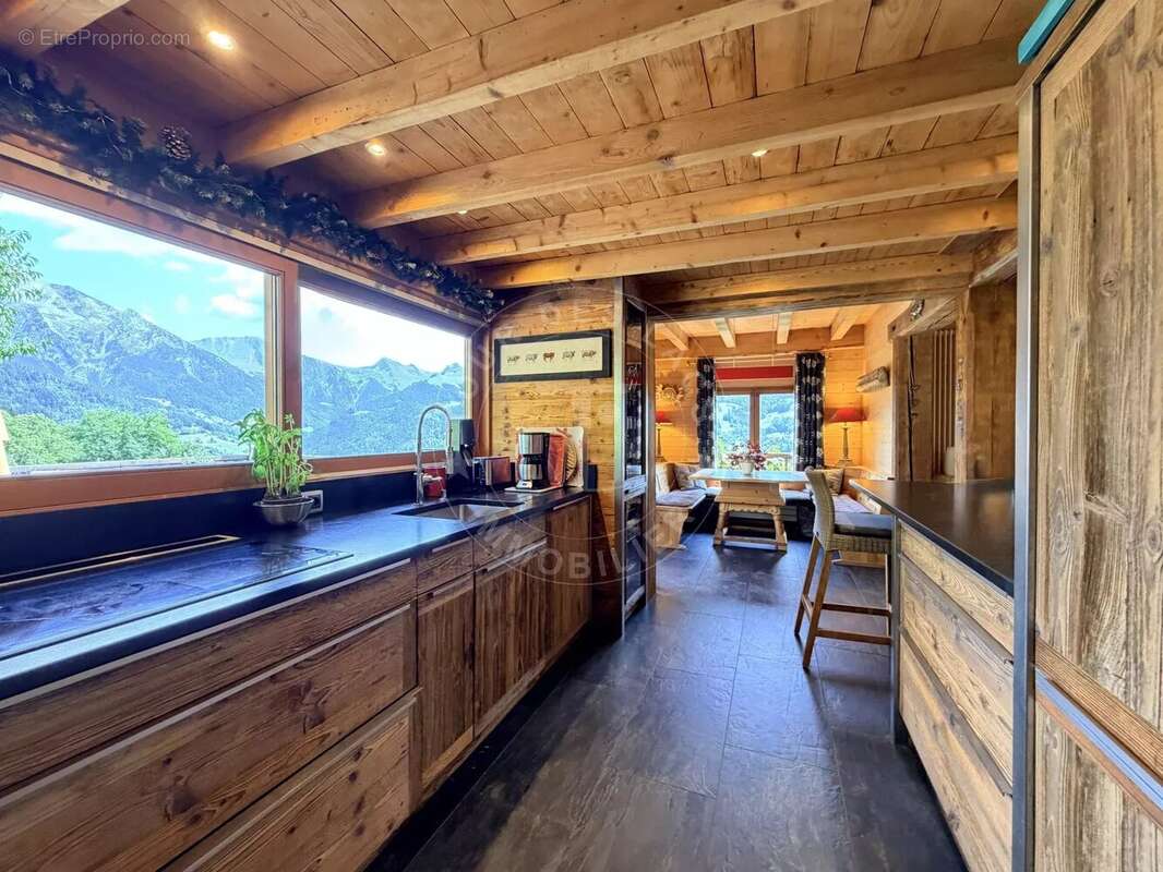 Ferme manigodine d’exception de 1800 – 380 m² habitables – terrain de 3 000 m² – vue panoramique - photo 6