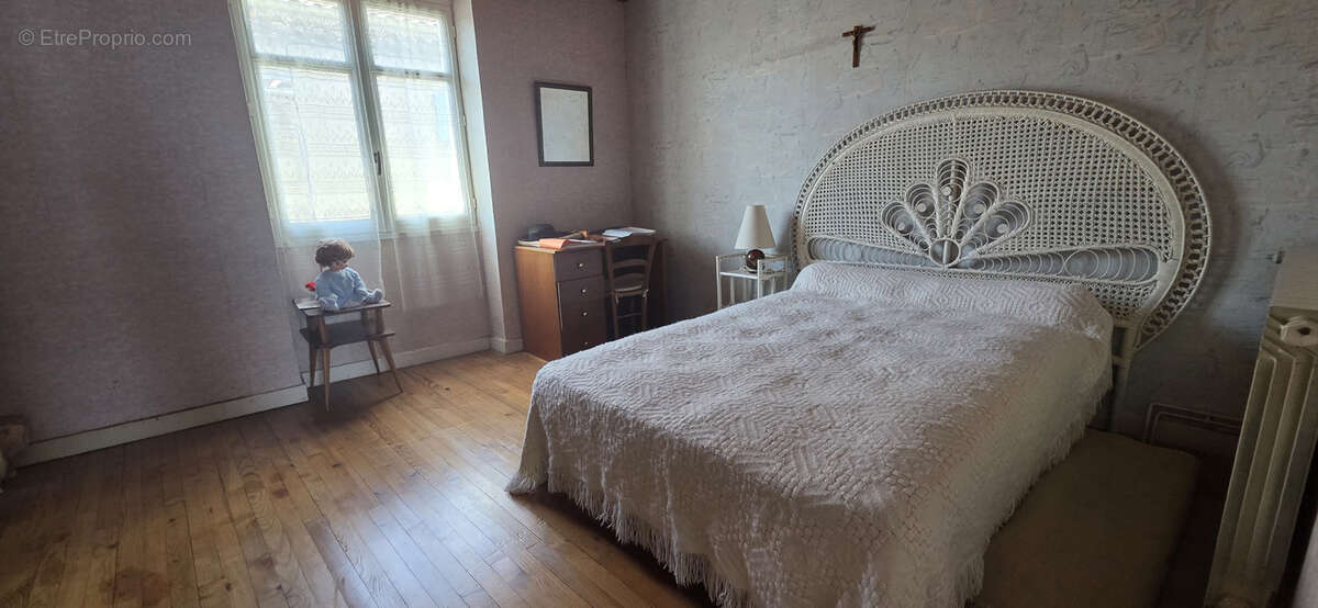 Maison de village avec terrain et dépendance - photo 11