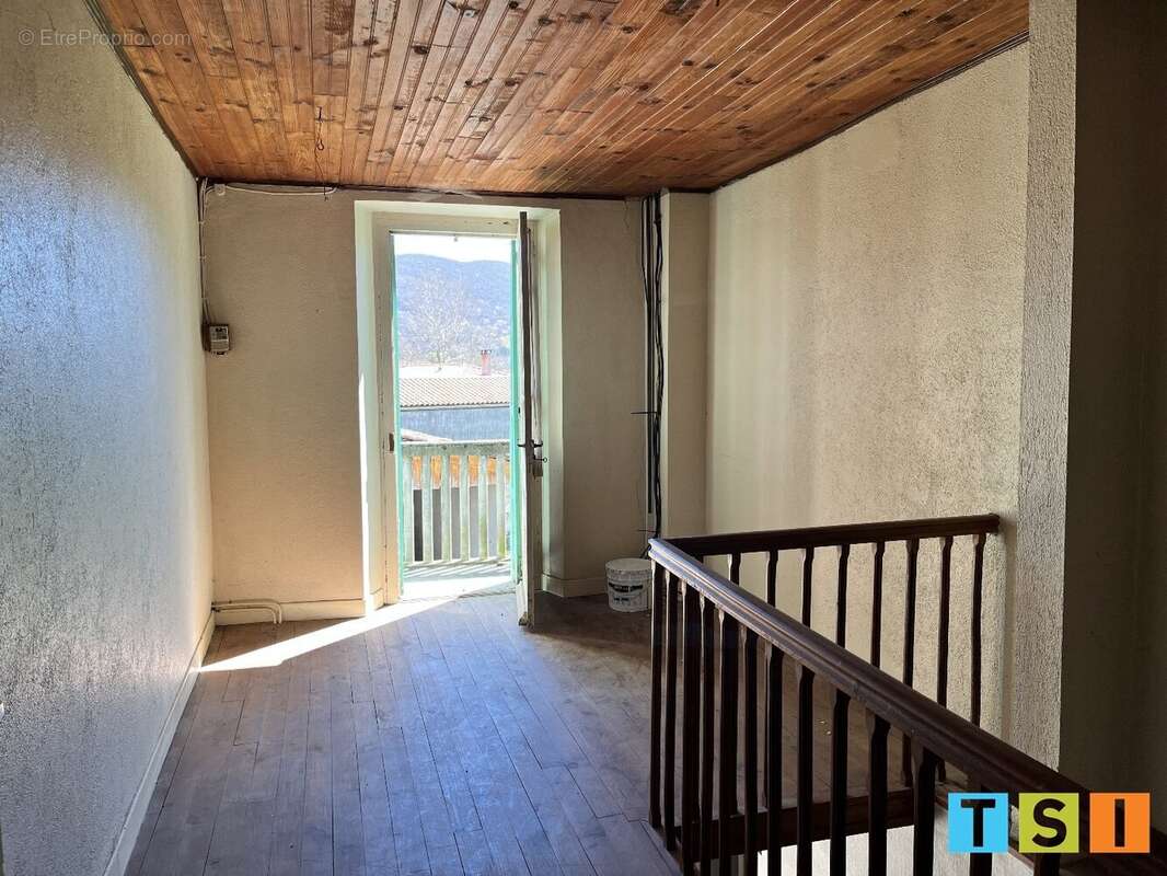 Maison à MARTRES-DE-RIVIERE