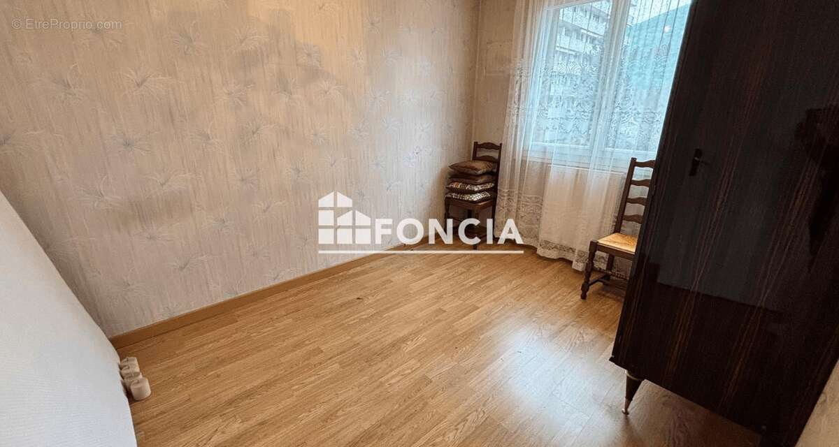Appartement à SAINT-MARTIN-D'HERES