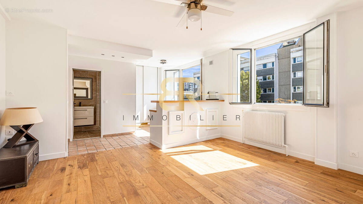 Appartement à PARIS-19E