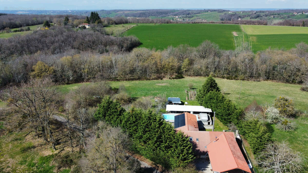 Maison à MONTFALCON
